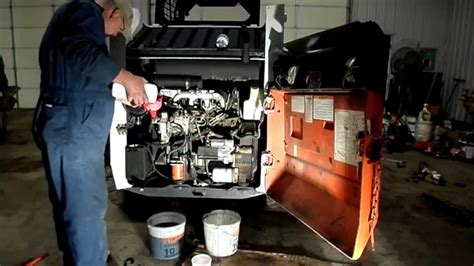 bobcat 753 oil change